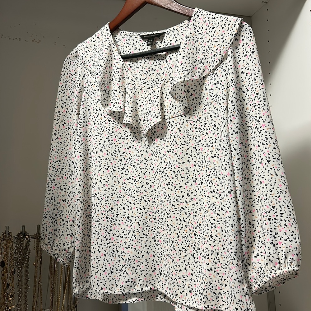 Cute top. XS